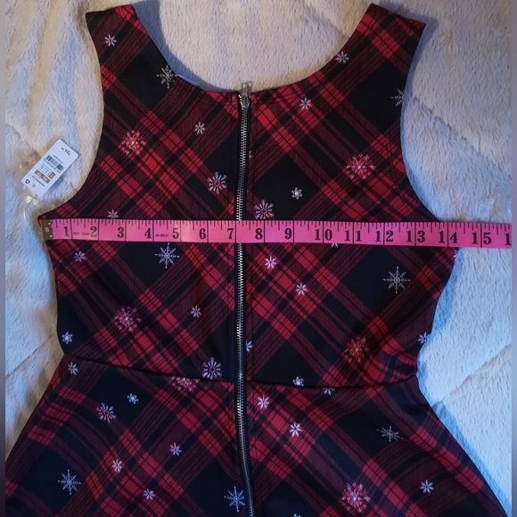 Cute Ardene Christmas dress. - Picture 8 of 10